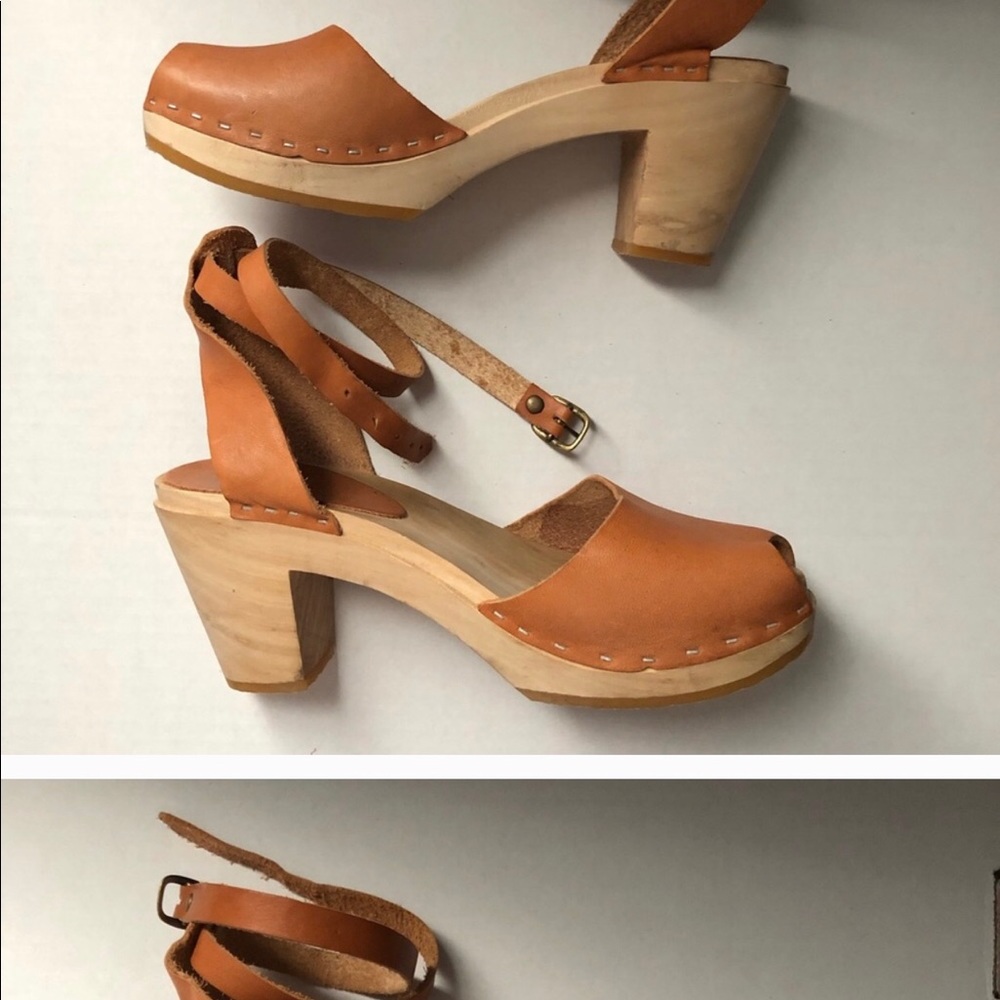 Gently Used Bryr Clogs.